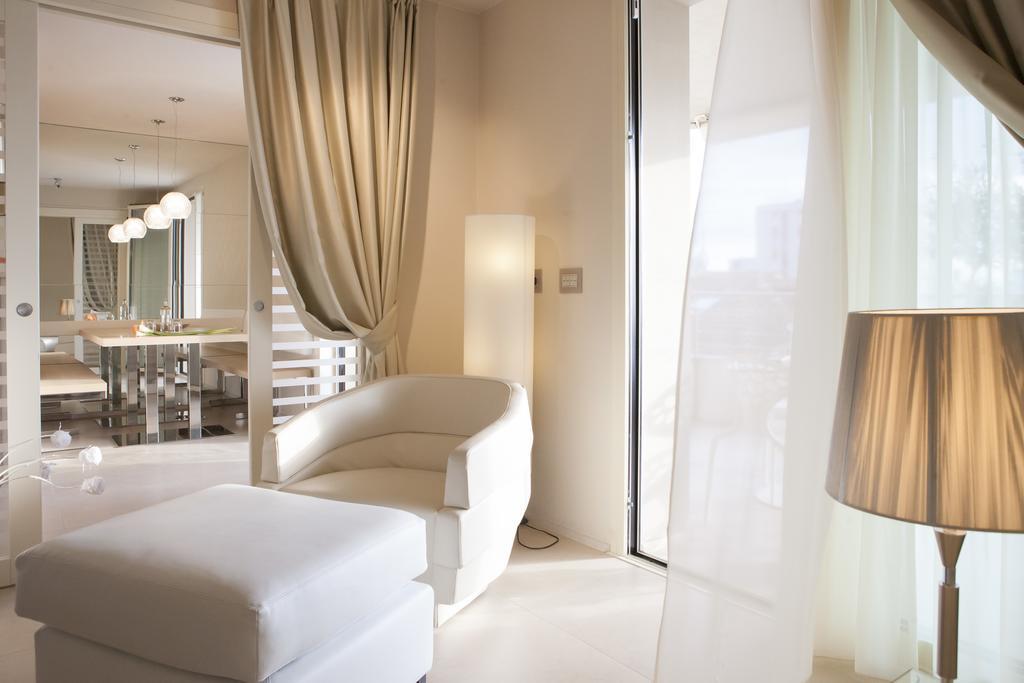 Aparthotel & Mirabel 3*
