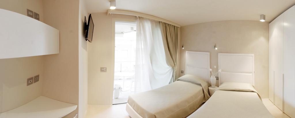 Aparthotel & Mirabel